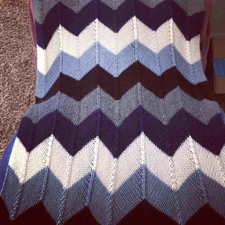 Chevron gebreide babydeken @KellyKatKnits